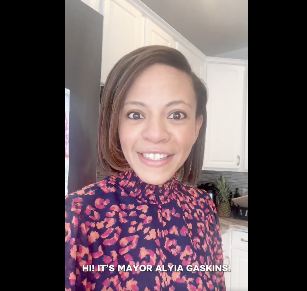 Mayor: City hauling 600 loads of snow a day; sidewalk enforcement starts with warnings