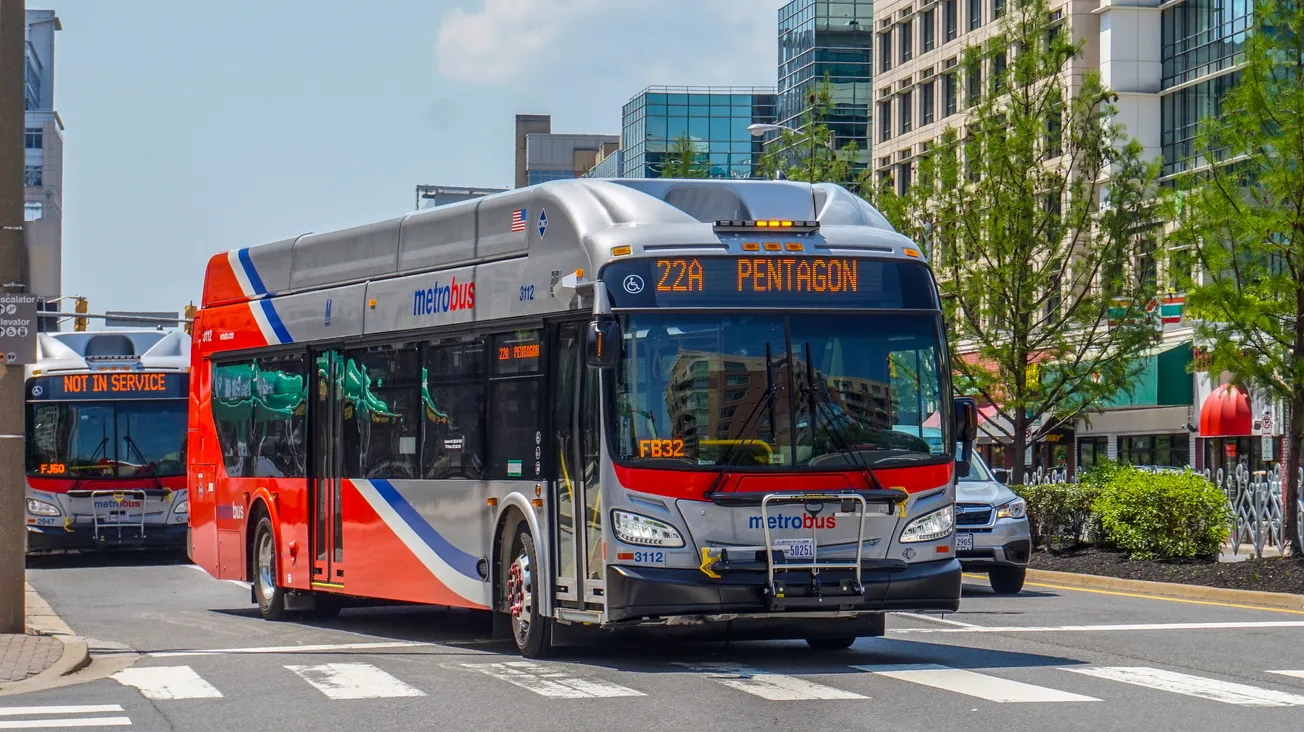 Free student Metrobus fares, EV charging on Alexandria Transportation Commission agenda
